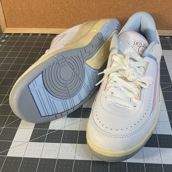 Nike air Jordan 🔥2 
‘ look, up in the air’
NWOT - Picture 4 of 17